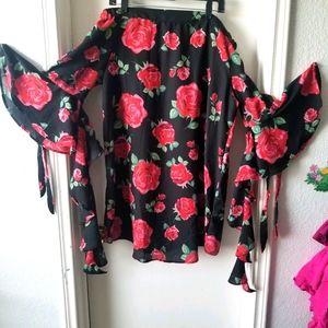 Off- Shoulder Flare Sleeve Top